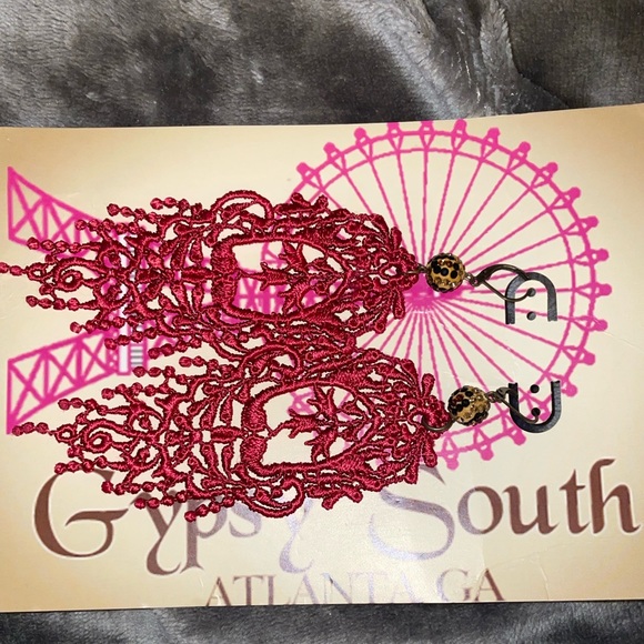 Stunning Maroon Gypsy NWT- Gypsy South Handmade Crocheted Earrings - Picture 4 of 4